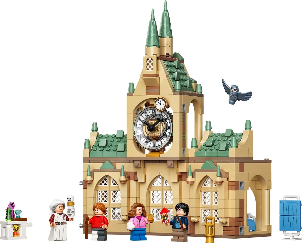LEGO Harry Potter 76398 Hogwarts Hospital Wing set