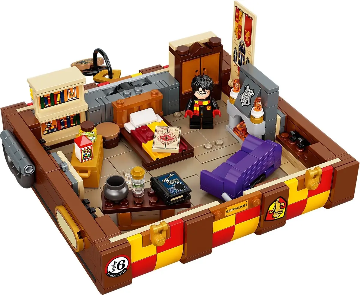 LEGO Harry Potter 76399 Hogwarts Magical Trunk set, image 6