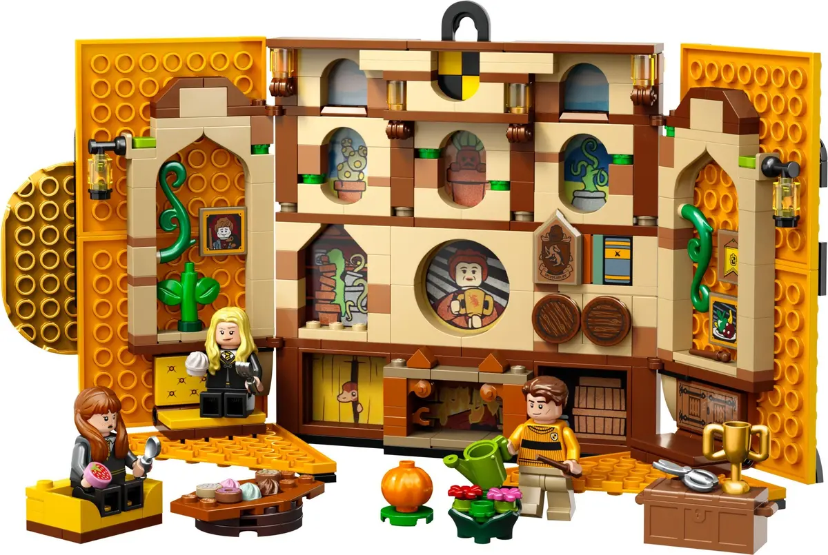 LEGO Harry Potter 76412 Hufflepuff House Banner set
