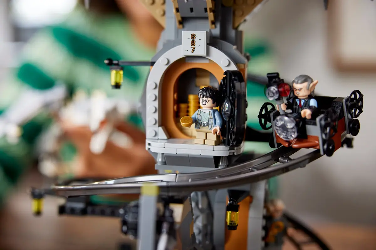 LEGO Harry Potter 76417 Gringotts Wizarding Bank - Collectors' Edition set, image 5
