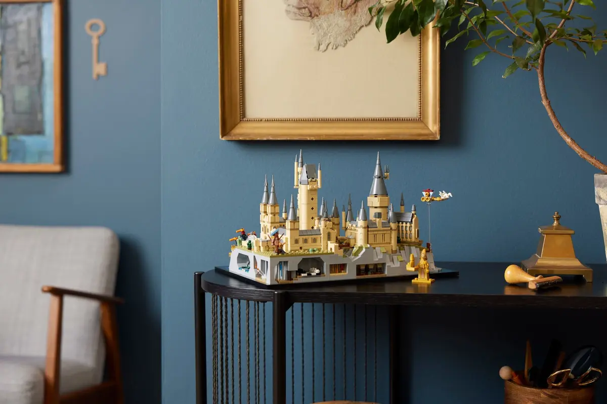 LEGO Harry Potter 76419 Hogwarts Castle and Grounds set, image 4