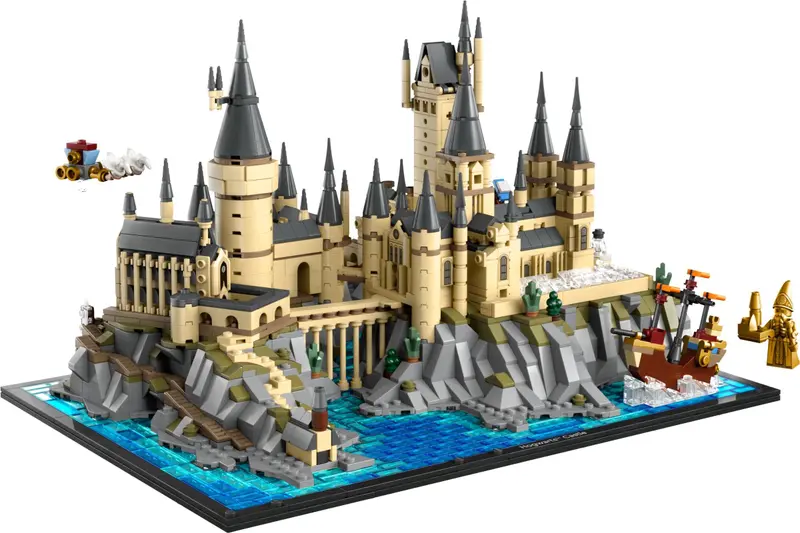 LEGO Harry Potter 76419 Hogwarts Castle and Grounds set