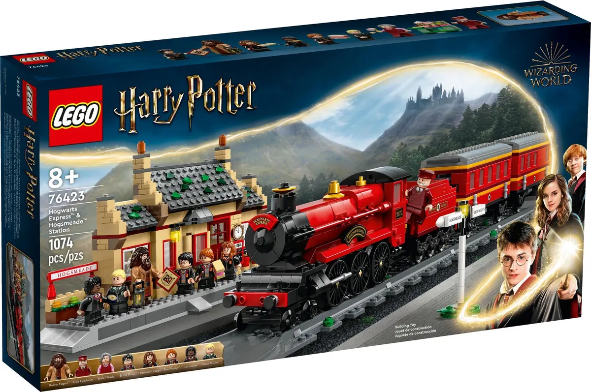 LEGO Harry Potter 76423 Hogwarts Express & Hogsmeade Station set, image 2