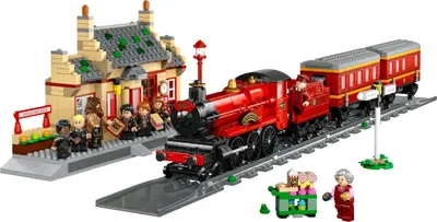 LEGO Harry Potter 76423 Hogwarts Express & Hogsmeade Station set