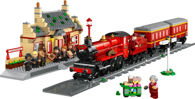 LEGO Harry Potter 76423 Hogwarts Express & Hogsmeade Station set