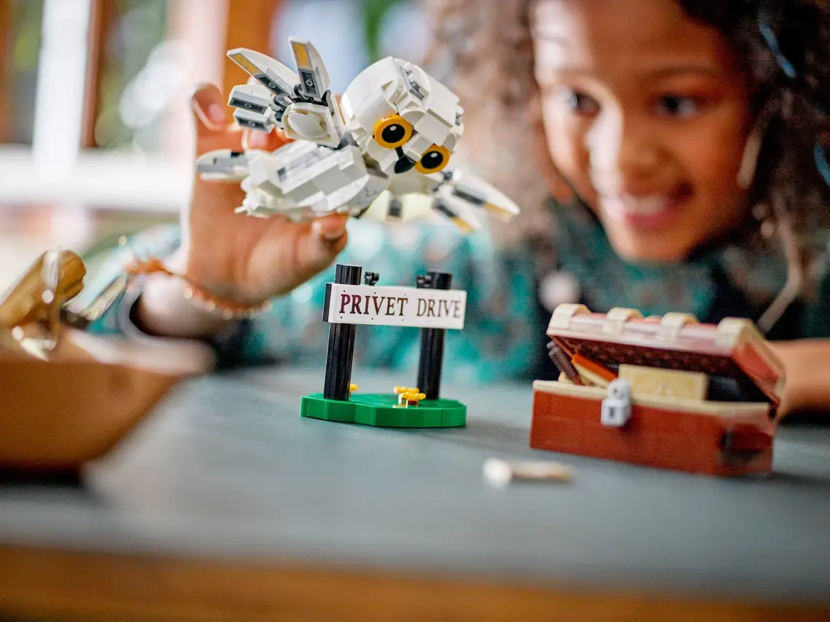 LEGO Harry Potter 76425 Hedwig at 4 Privet Drive set, image 6