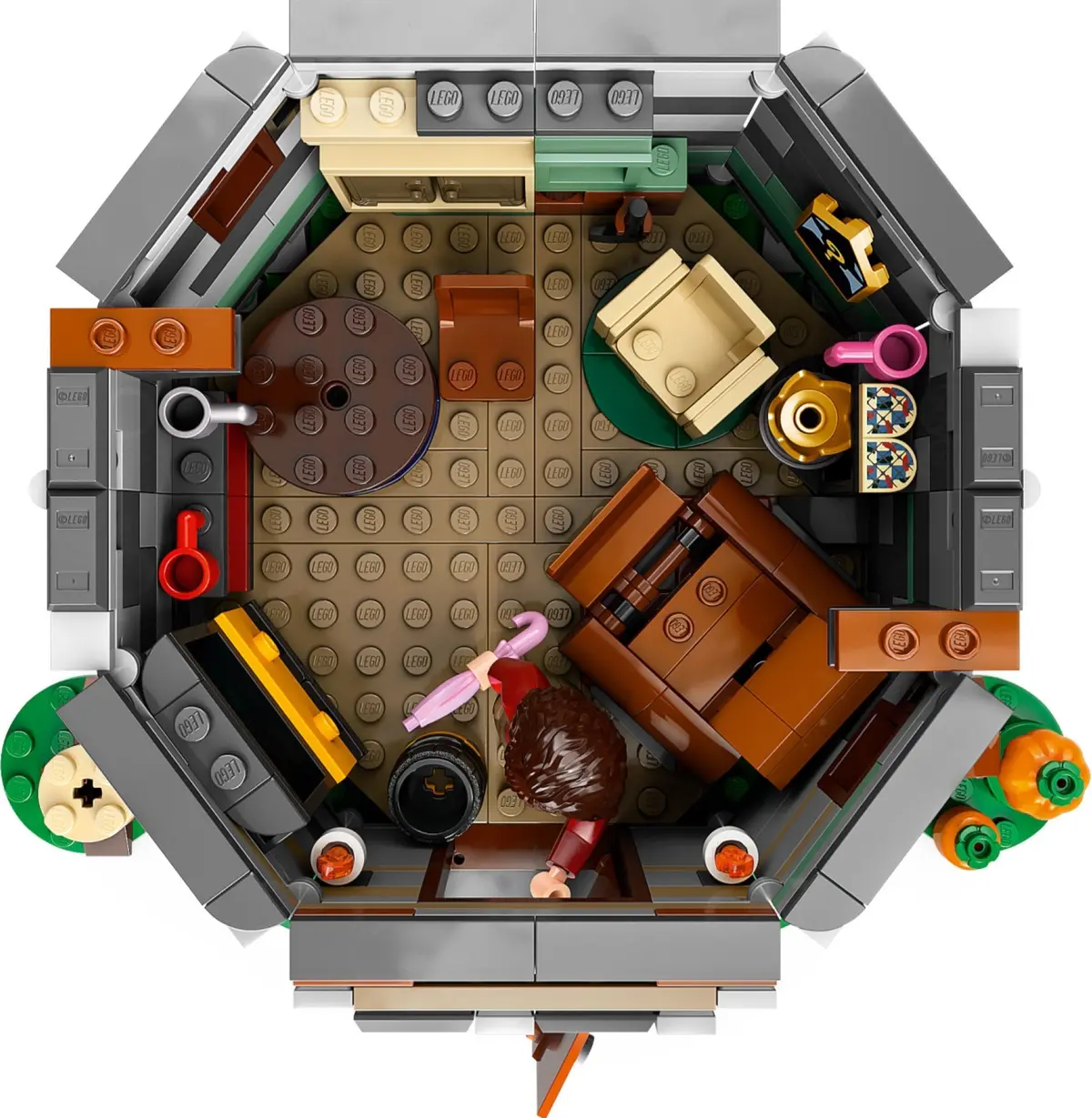 LEGO Harry Potter 76428 Hagrid's Hut: An Unexpected Visit set, image 7