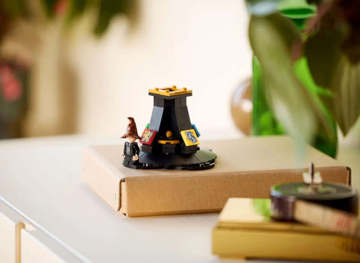LEGO Harry Potter 76429 Talking Sorting Hat set, image 8