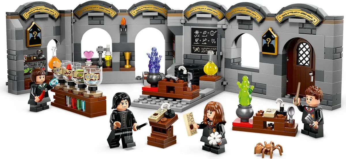 LEGO Harry Potter 76431 Hogwarts Castle: Potions Class set, image 2