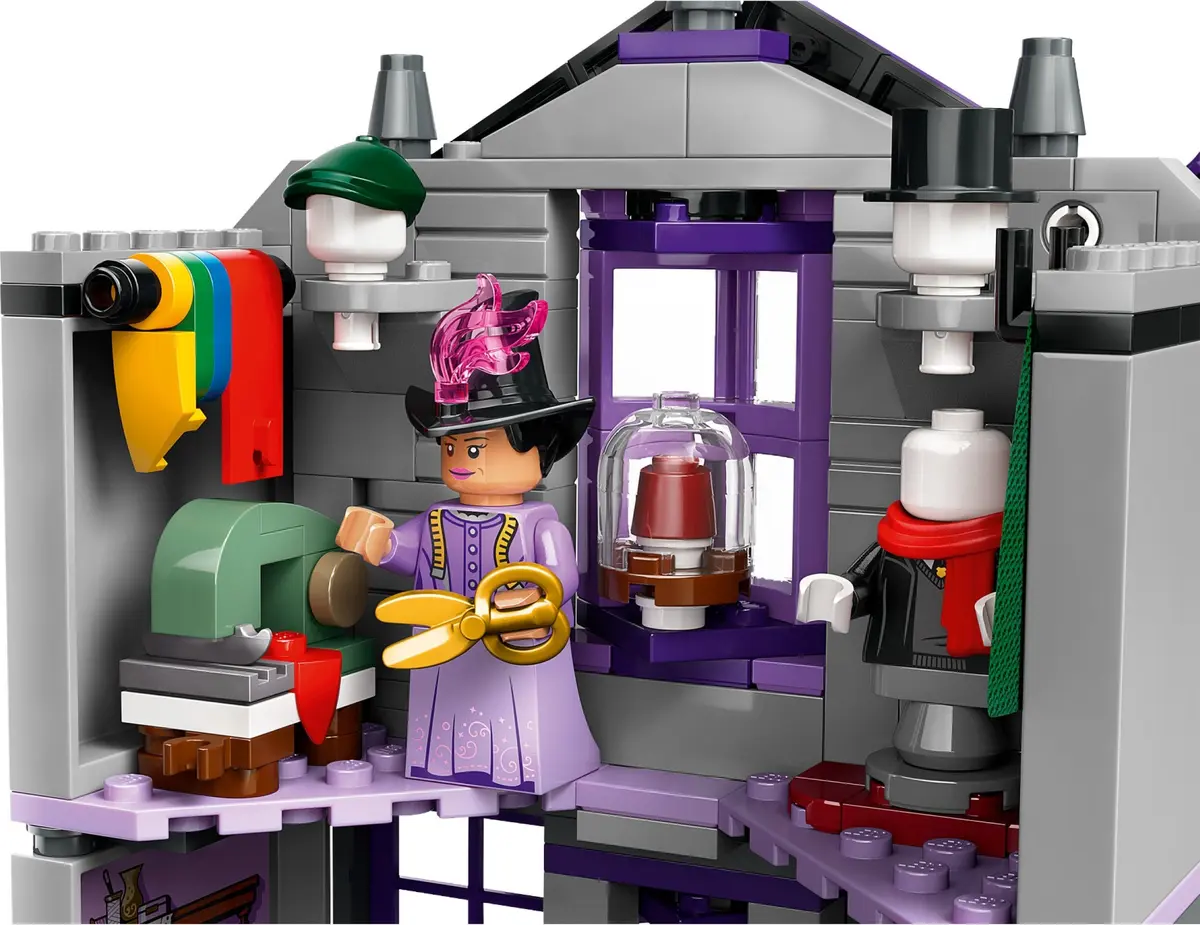 LEGO Harry Potter 76439 Ollivanders & Madam Malkin's Robes set, image 4
