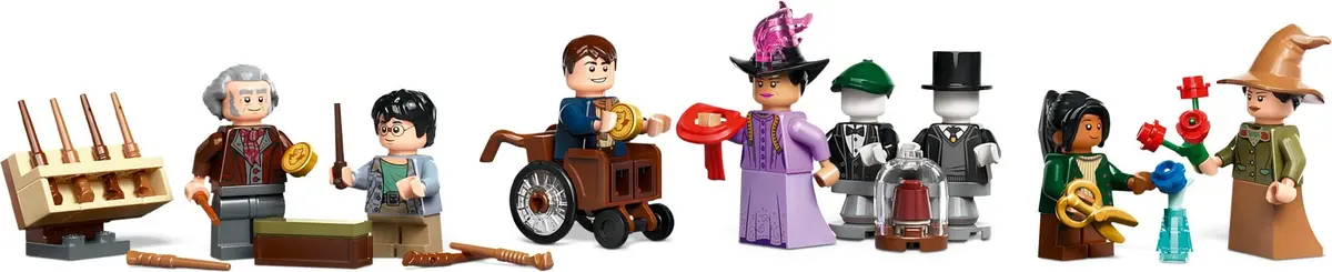 LEGO Harry Potter 76439 Ollivanders & Madam Malkin's Robes set, image 5