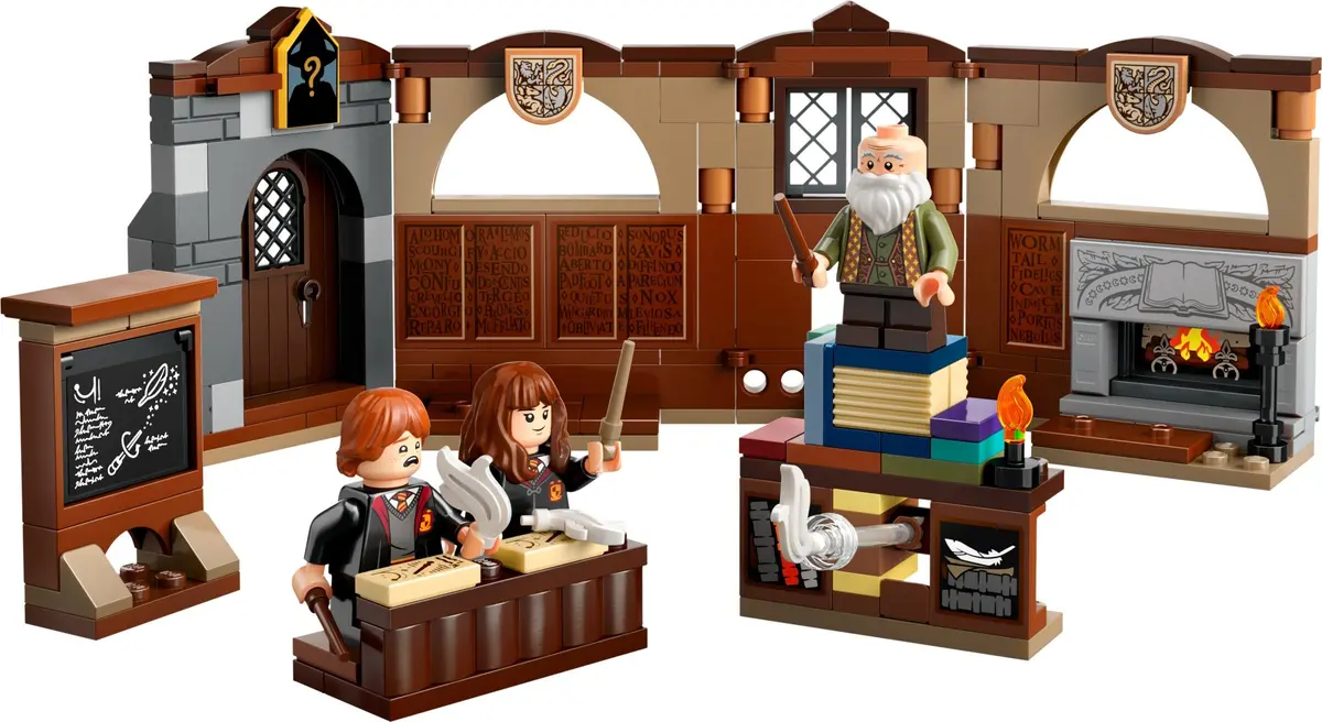 LEGO Harry Potter 76442 Hogwarts Castle: Charms Class set