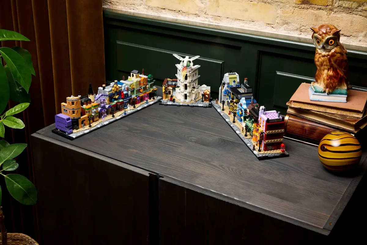 LEGO Harry Potter 76444 Diagon Alley Wizarding Shops set, image 12