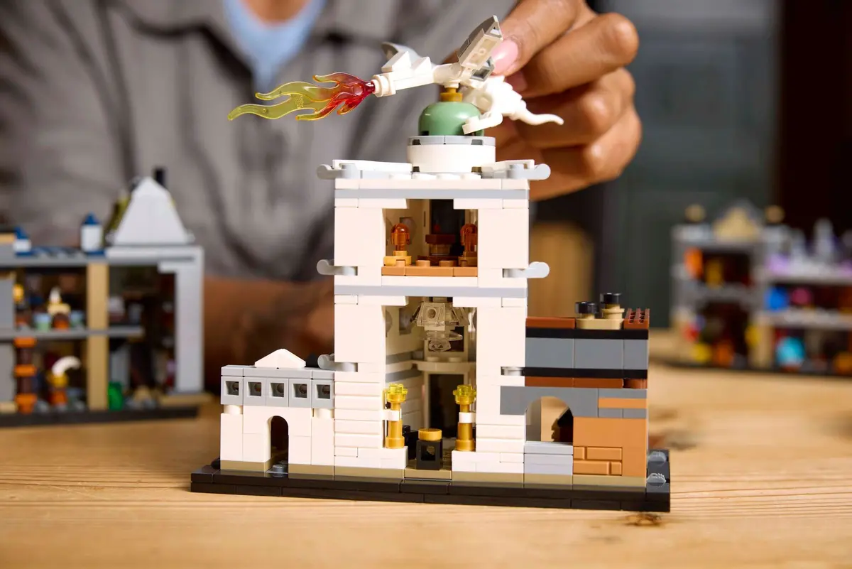 LEGO Harry Potter 76444 Diagon Alley Wizarding Shops set, image 5