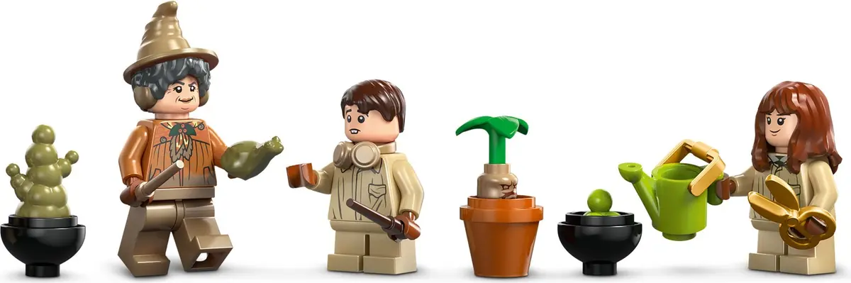 LEGO Harry Potter 76445 Hogwarts Castle: Herbology Class set, image 8