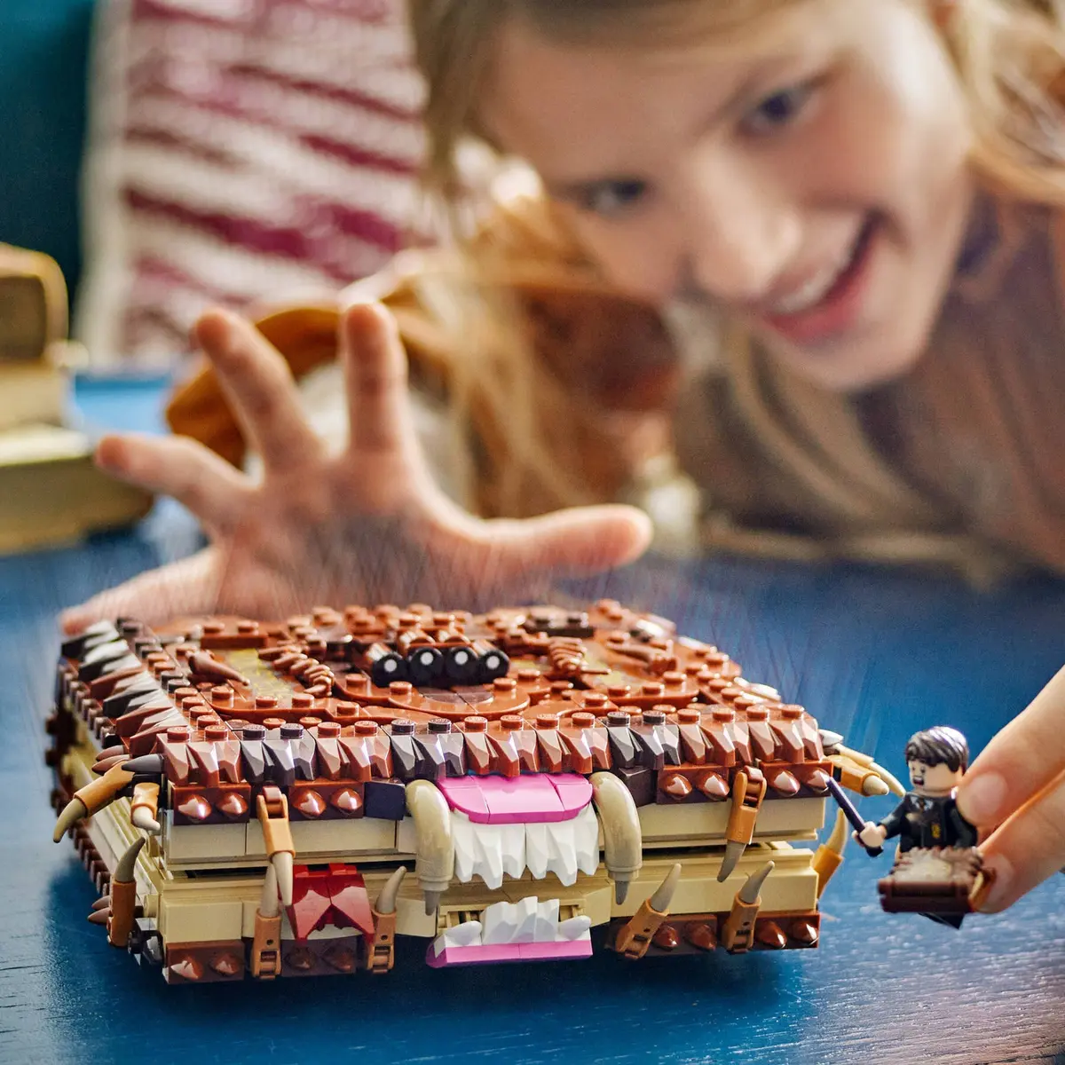 LEGO Harry Potter 76449 Chomping Monster Book of Monsters set, image 5