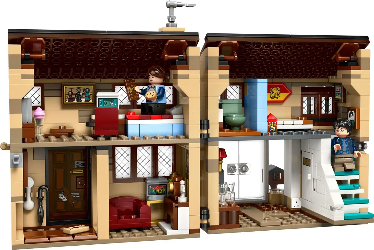 LEGO Harry Potter 76451 Privet Drive: Aunt Marge's Visit set, image 2