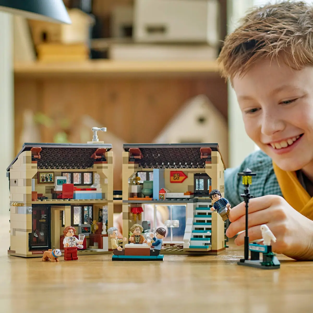 LEGO Harry Potter 76451 Privet Drive: Aunt Marge's Visit set, image 10
