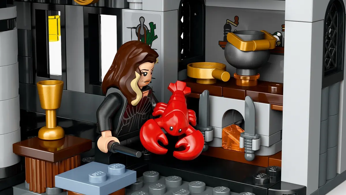 LEGO Harry Potter 76453 Malfoy Manor set, image 11