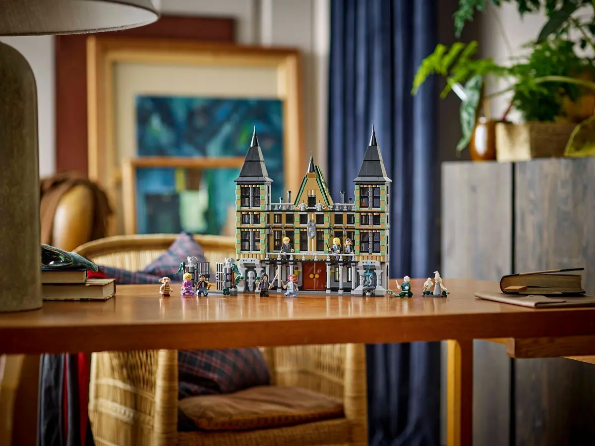 LEGO Harry Potter 76453 Malfoy Manor set, image 7