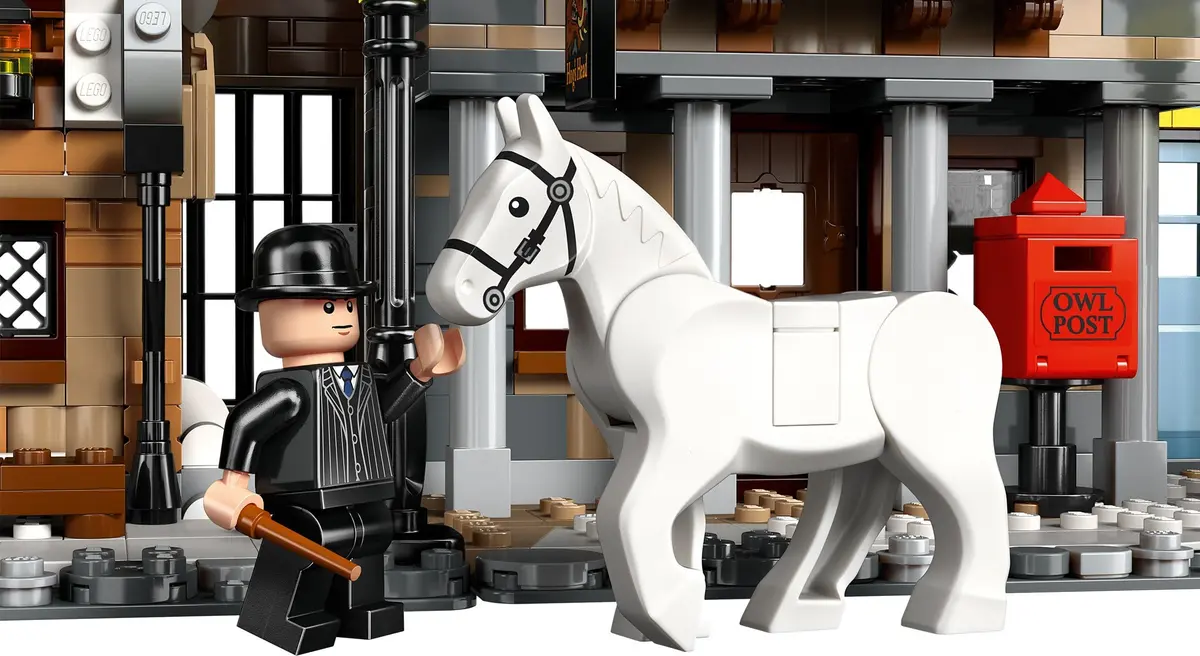 LEGO Harry Potter 76457 Hogsmeade Village - Collectors' Edition set, image 15