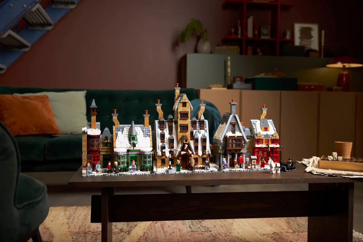LEGO Harry Potter 76457 Hogsmeade Village - Collectors' Edition set, image 9