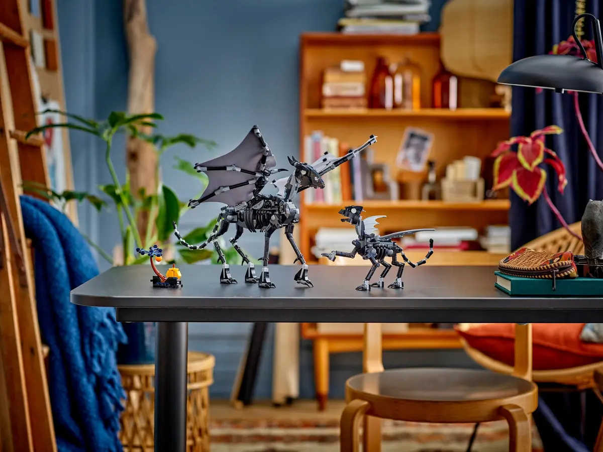 LEGO Harry Potter 76458 Thestral Family set, image 7