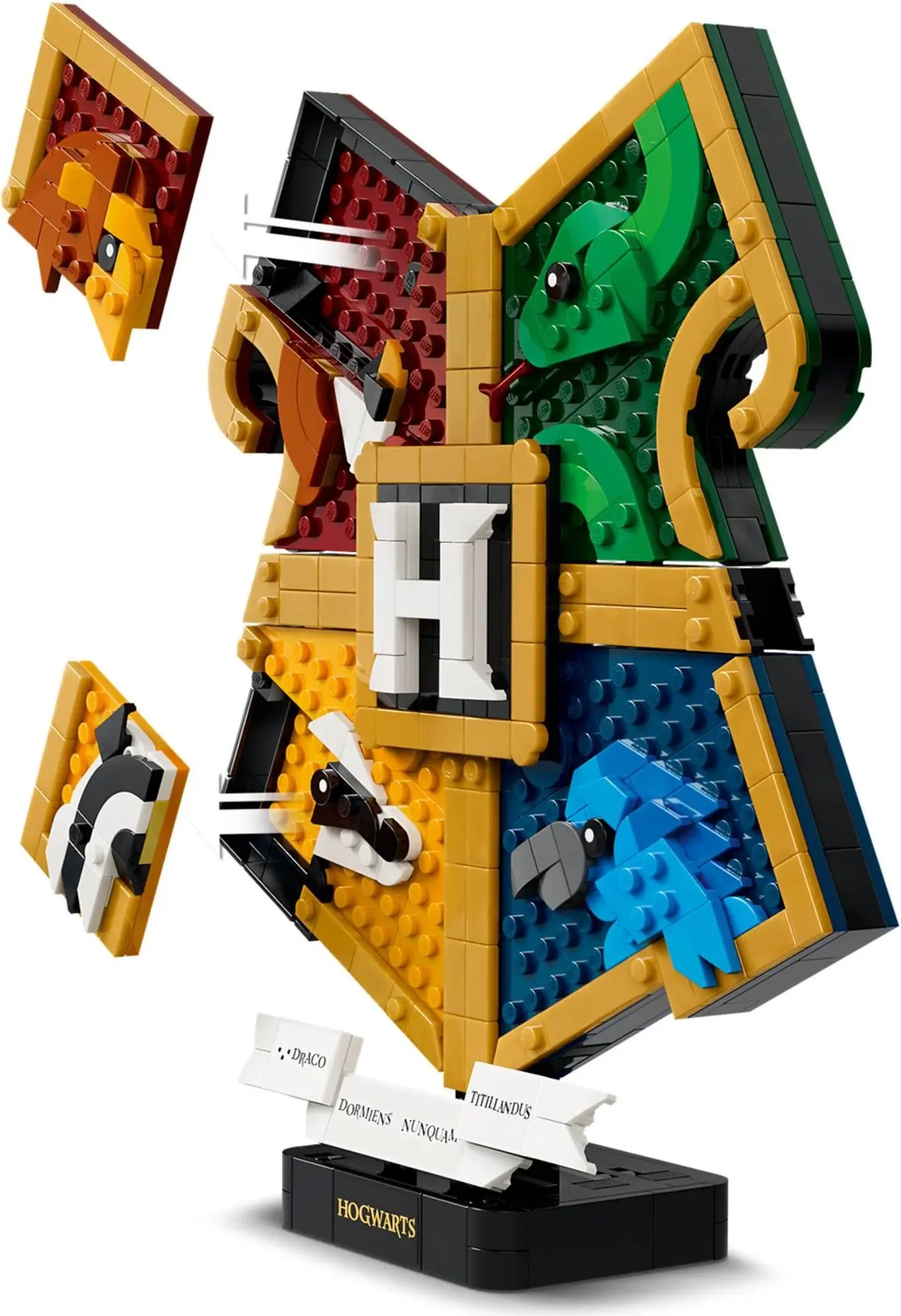 LEGO Harry Potter 76462 Hogwarts House Crest set, image 11