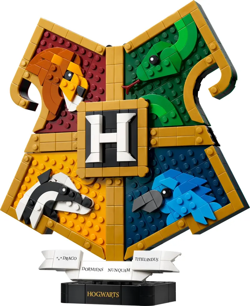 LEGO Harry Potter 76462 Hogwarts House Crest set