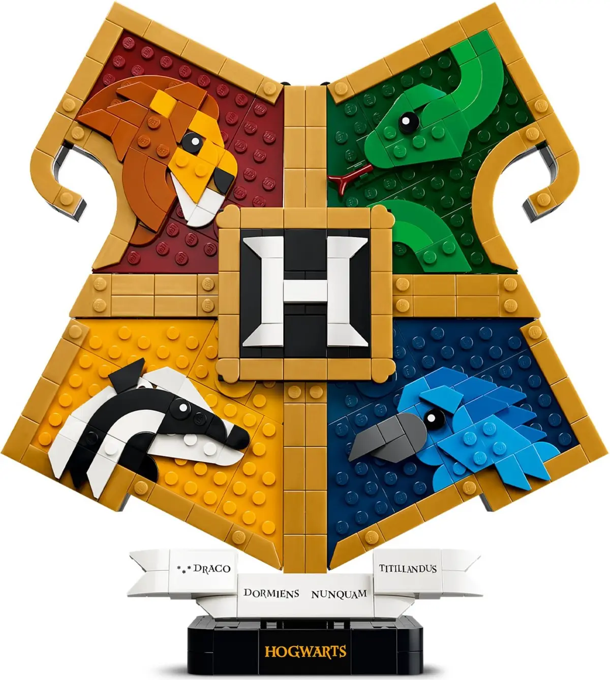 LEGO Harry Potter 76462 Hogwarts House Crest set, image 9