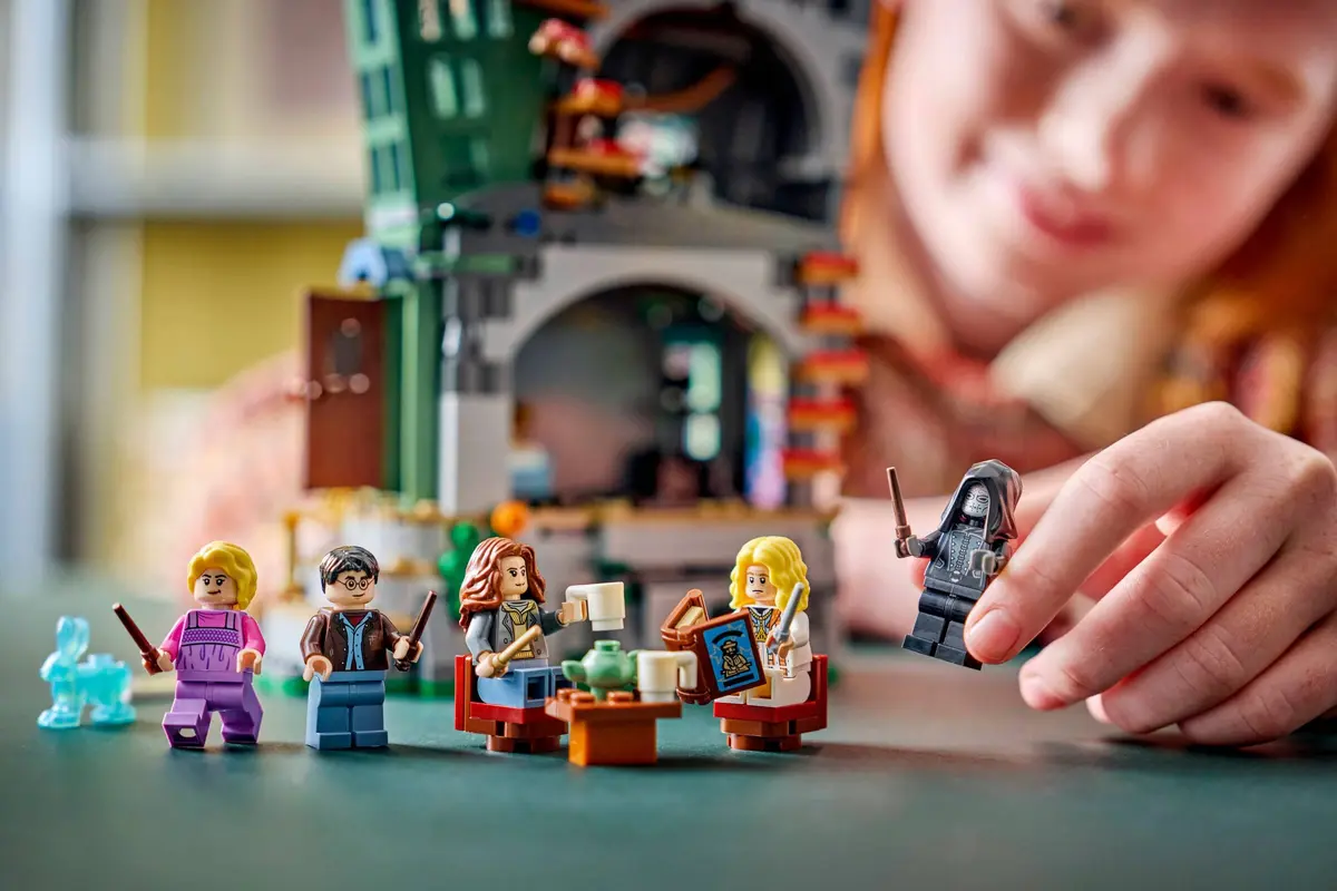 LEGO Harry Potter 76467 Luna Lovegood's House set, image 5