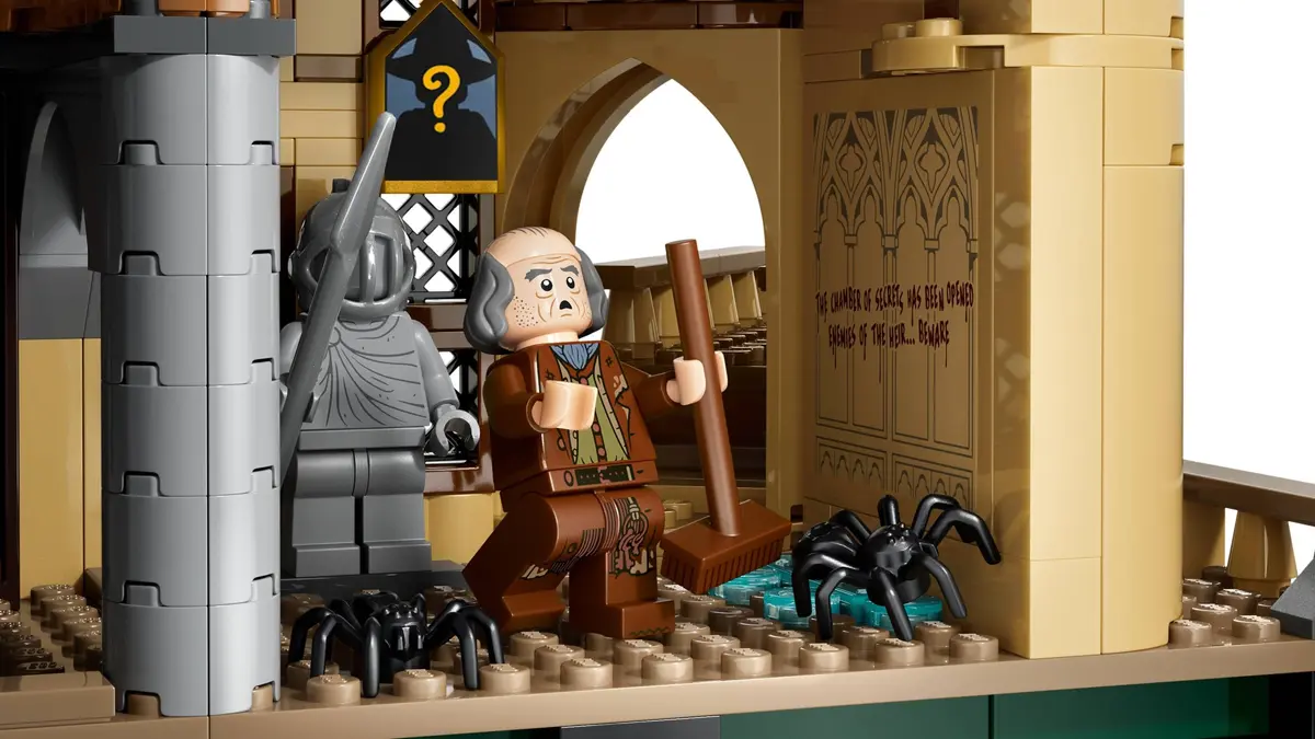 LEGO Harry Potter 76473 Hogwarts Castle: East Wing set, image 18