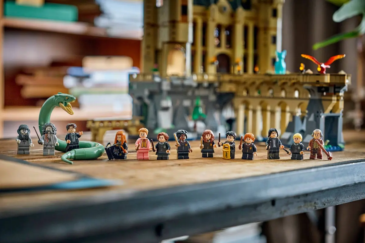 LEGO Harry Potter 76473 Hogwarts Castle: East Wing set, image 11