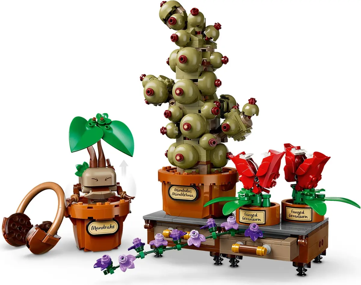 LEGO Harry Potter 76474 Hogwarts Herbology Plants set, image 12