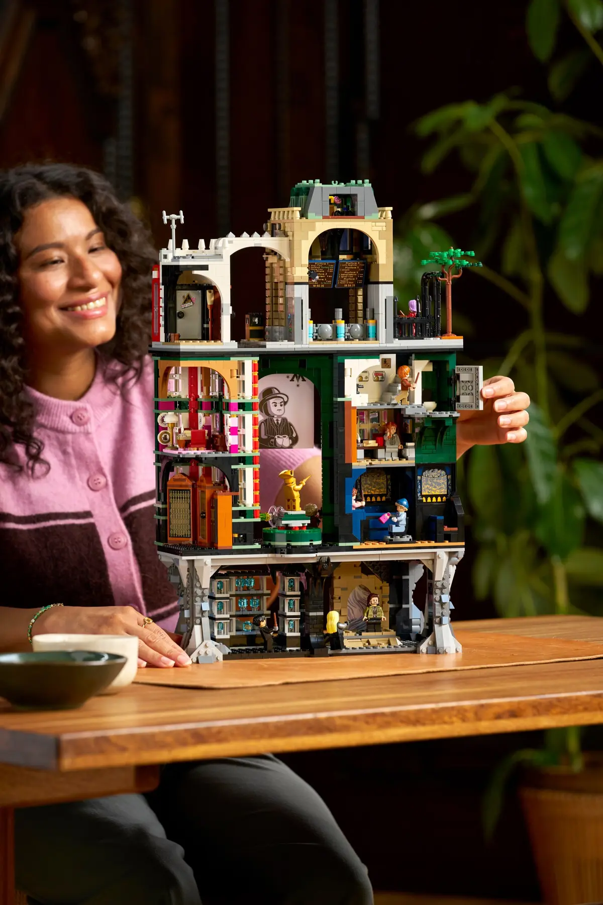 LEGO Harry Potter 76476 The Ministry of Magic - Collectors' Edition set, image 8