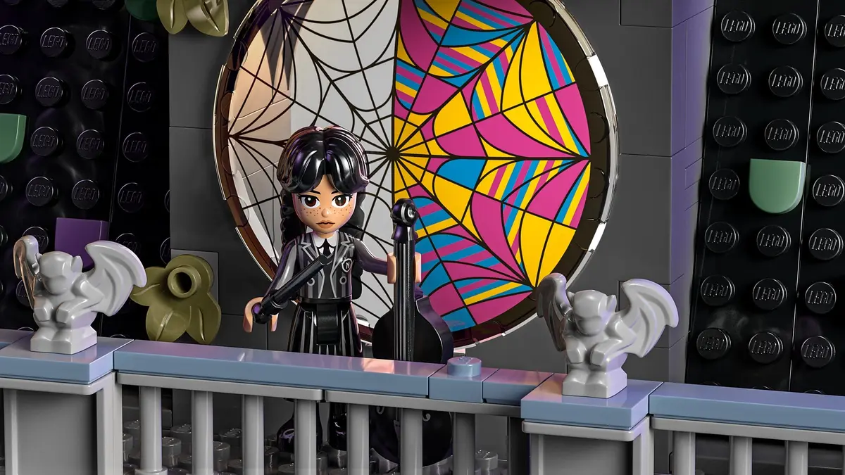 LEGO Wednesday 76781 Wednesday & Enid's Dorm Room set, image 9