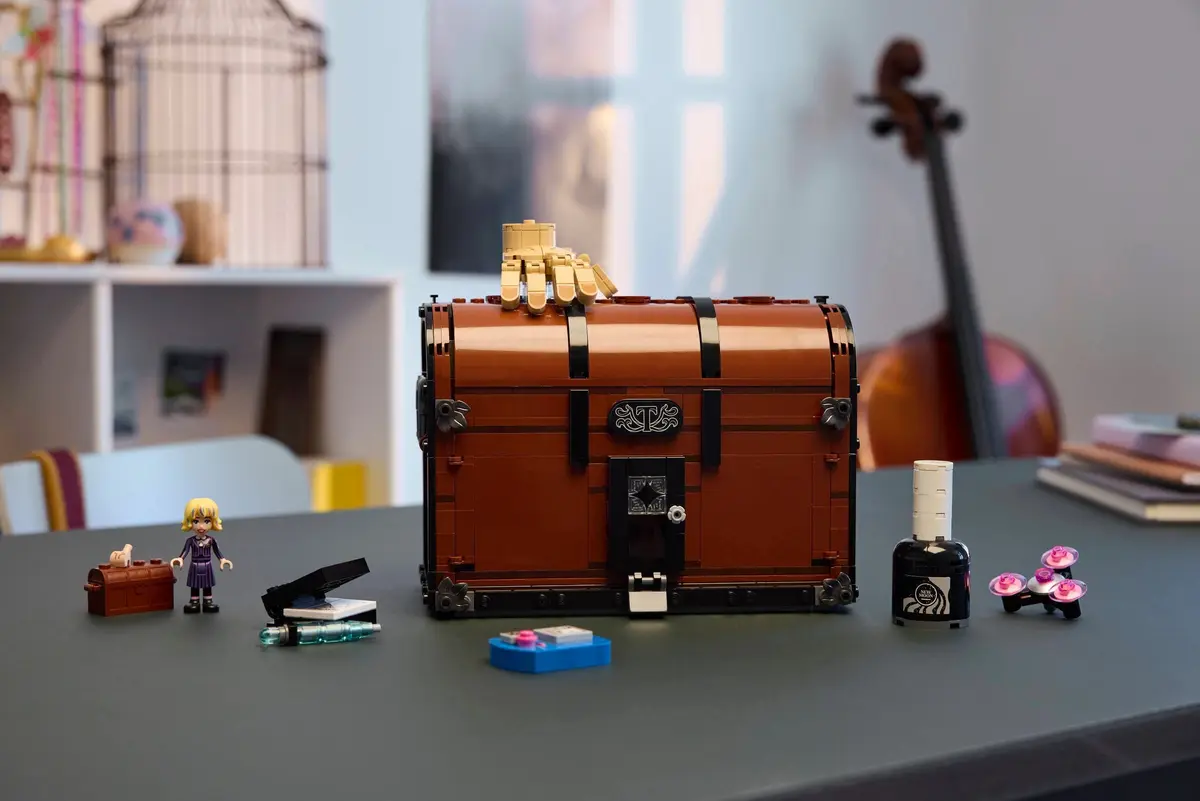 LEGO Wednesday 76785 Thing's Apartment set, image 6