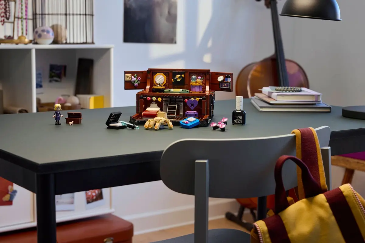 LEGO Wednesday 76785 Thing's Apartment set, image 8