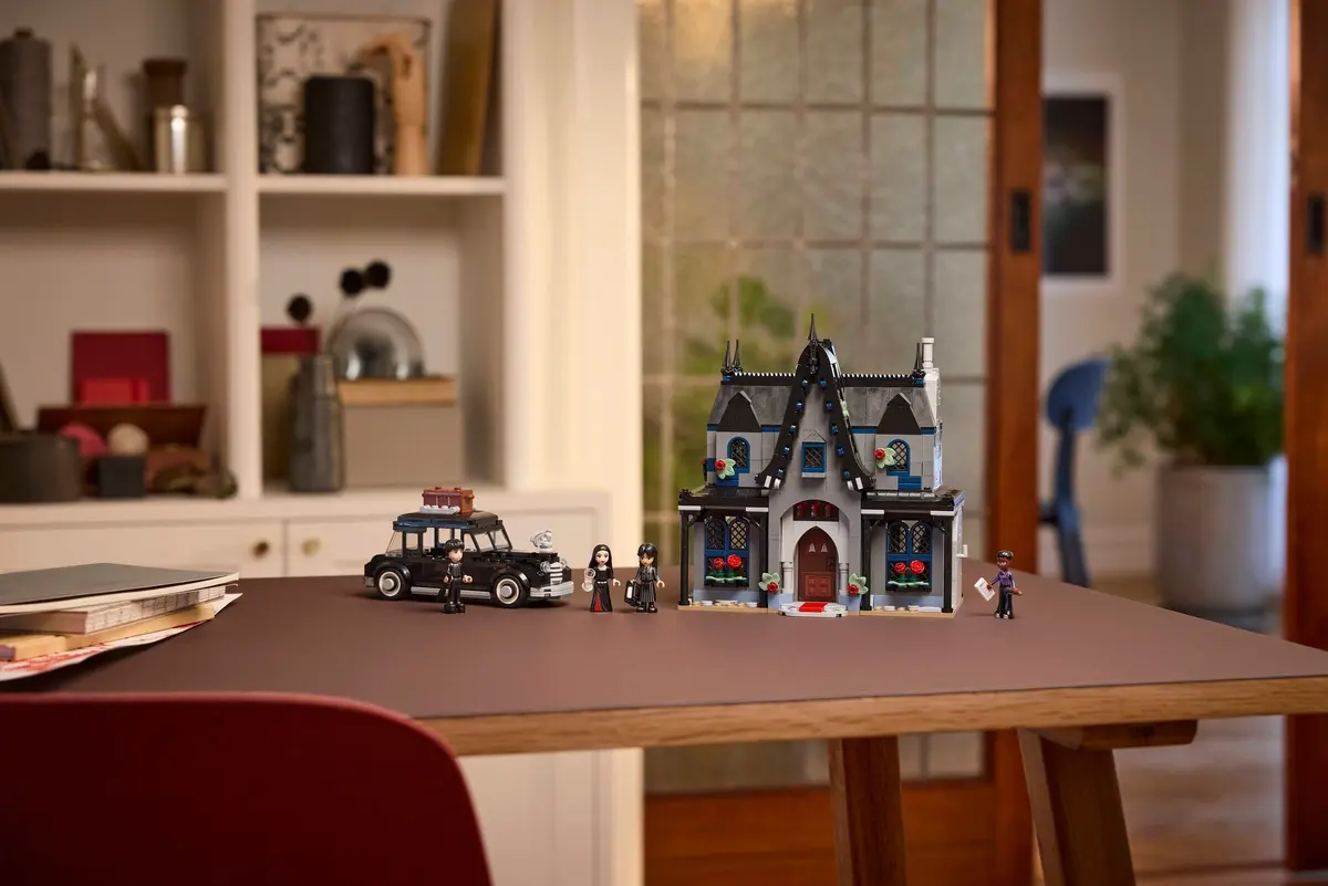 LEGO Wednesday 76786 Morticia's Cottage set, image 7