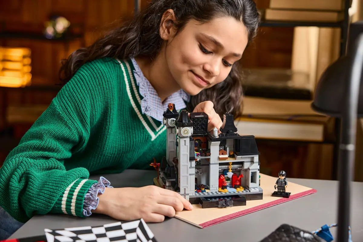 LEGO Wednesday 76788 Nevermore Academy set, image 7