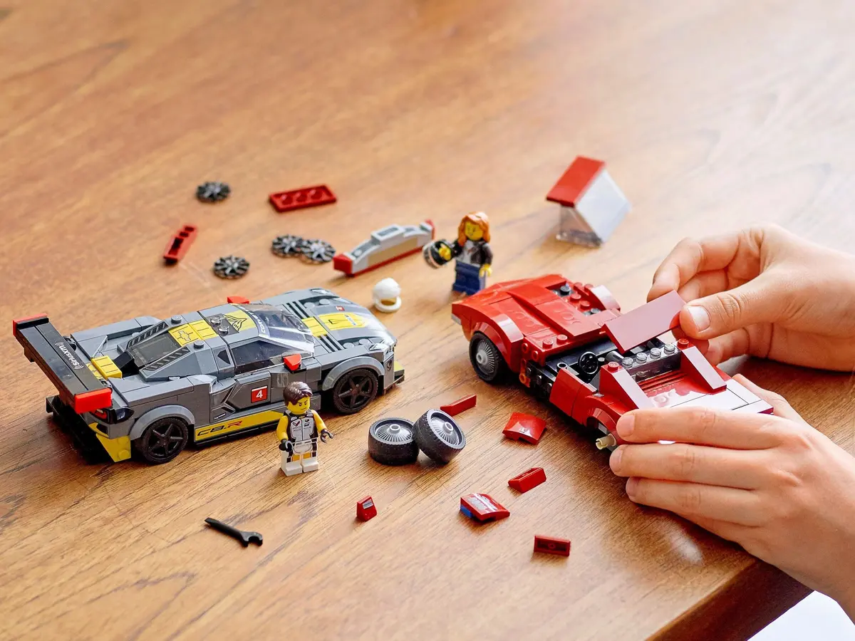 LEGO Speed Champions 76903 Chevrolet Corvette C8.R Race Car and 1968 Chevrolet Corvette set, image 10