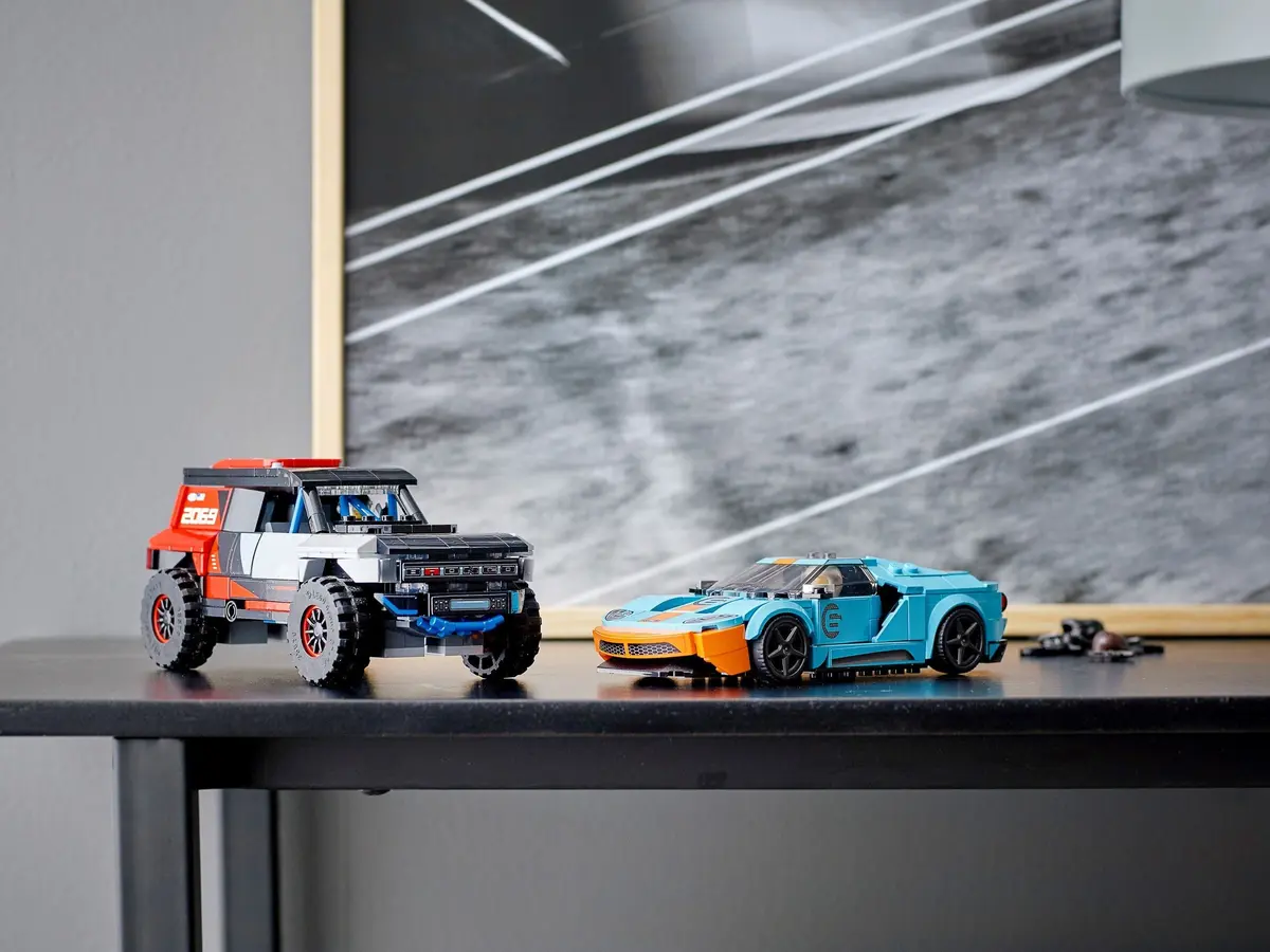 LEGO Speed Champions 76905 Ford GT Heritage Edition and Bronco R set, image 4