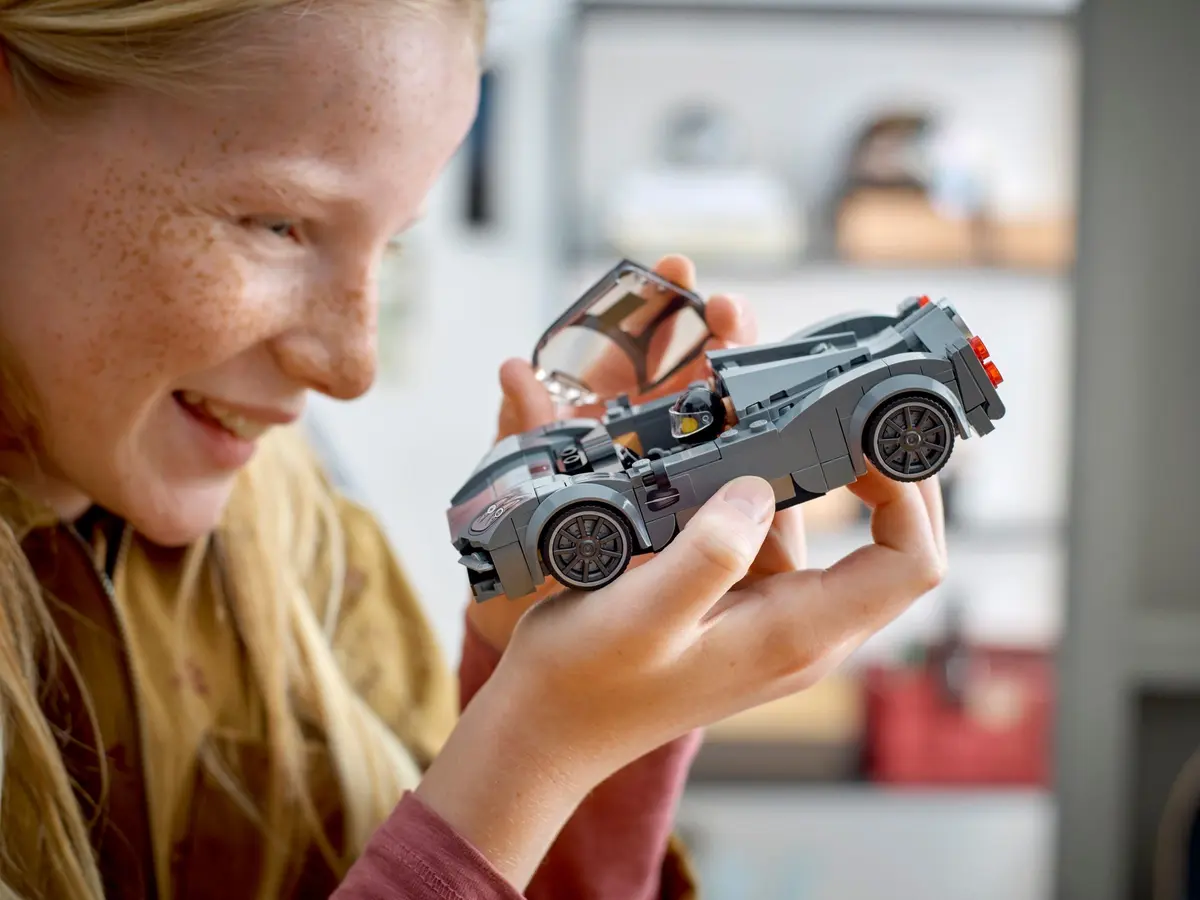 LEGO Speed Champions 76915 Pagani Utopia set, image 7