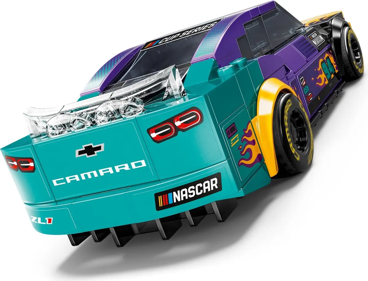 LEGO Speed Champions 76935 NASCAR Next Gen Chevrolet Camaro ZL1 set, image 9