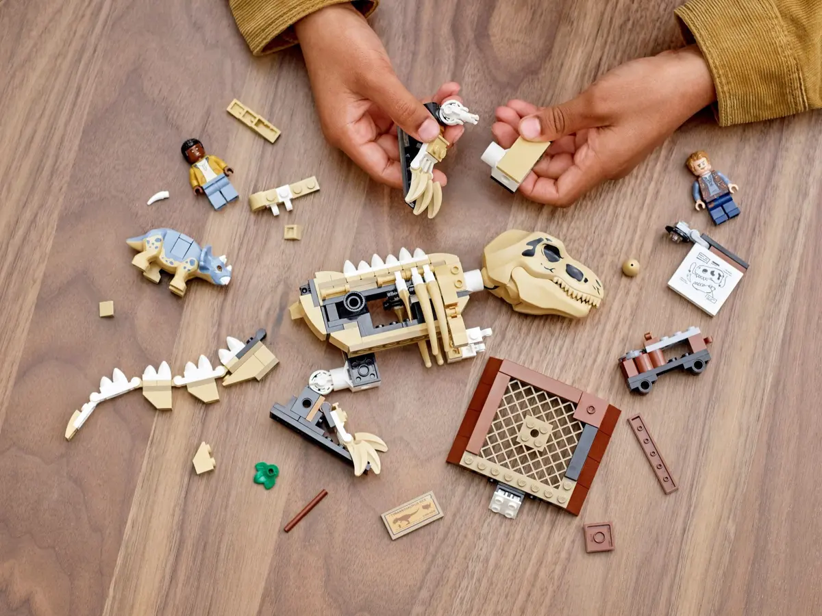 LEGO Jurassic World 76940 T. rex Dinosaur Fossil Exhibition set, image 3