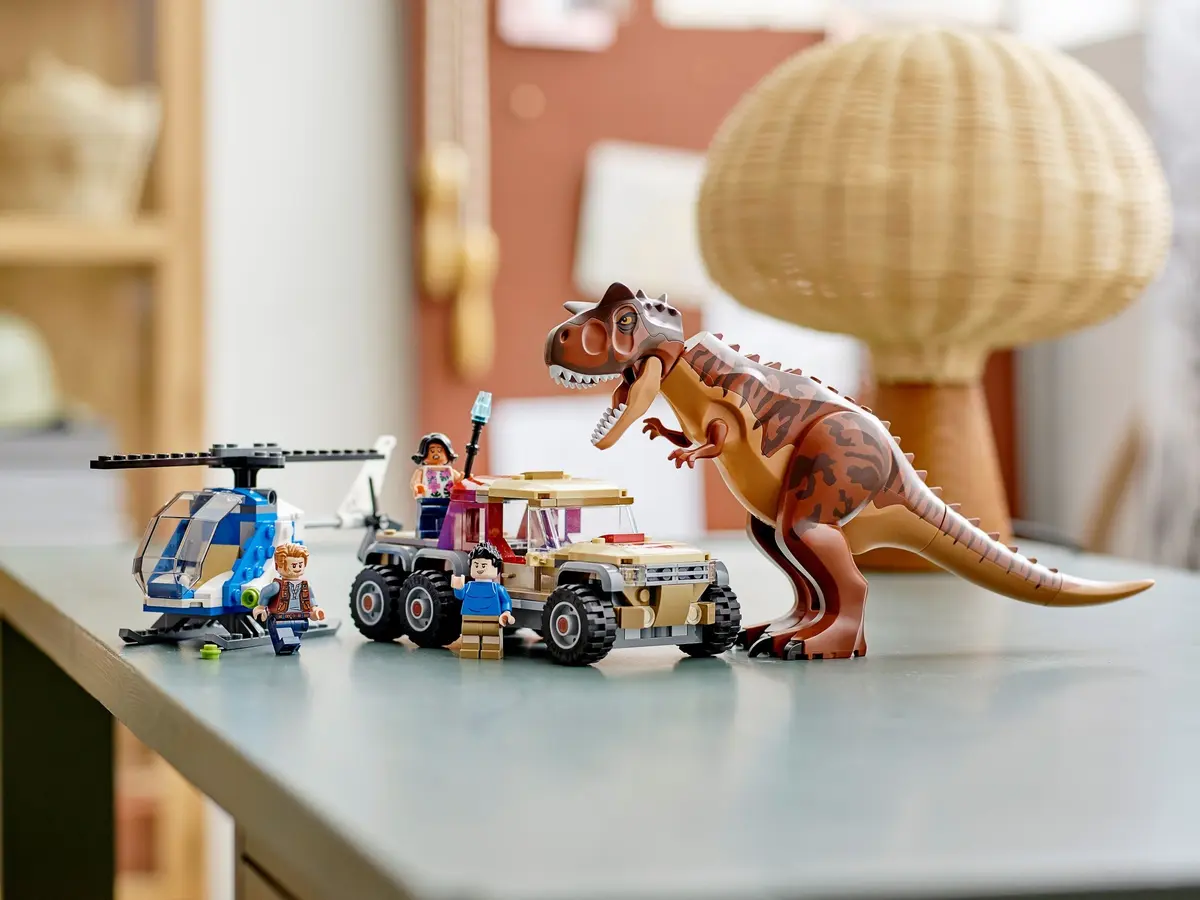 LEGO Jurassic World 76941 Carnotaurus Dinosaur Chase set, image 4