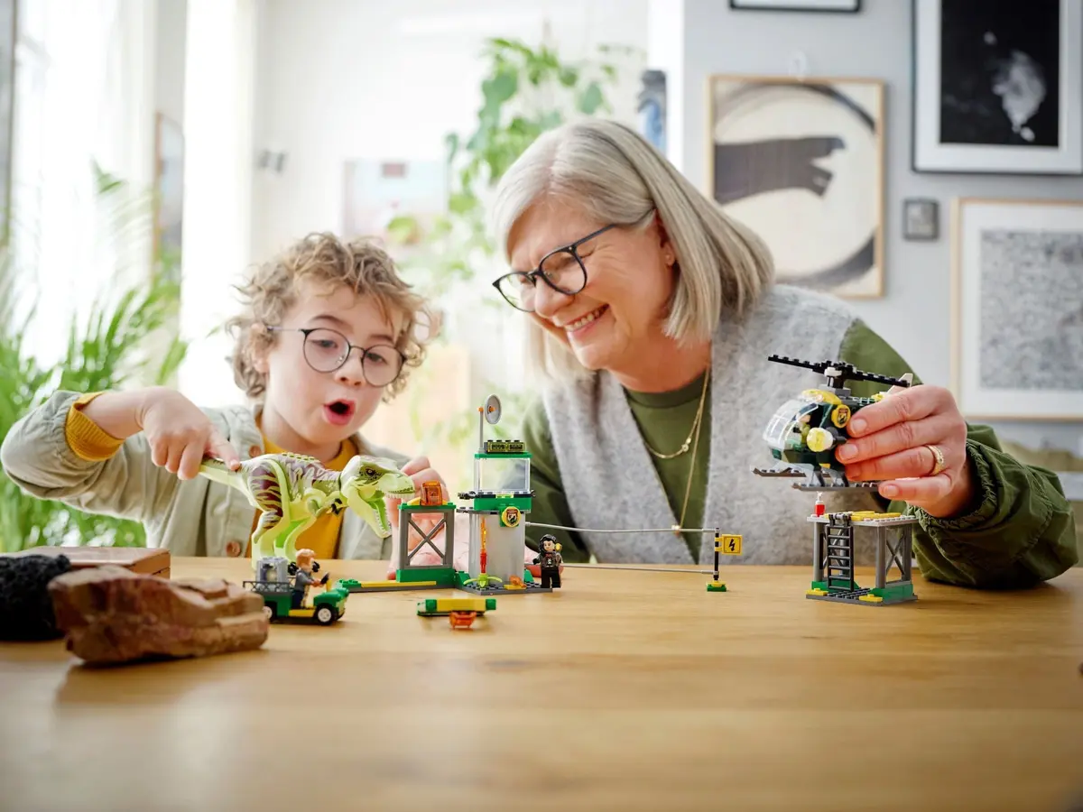 LEGO Jurassic World 76944 T. rex Dinosaur Breakout set, image 8