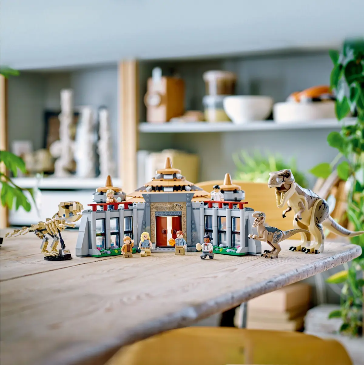 LEGO Jurassic World 76961 Visitor Centre: T. rex & Raptor Attack set, image 8