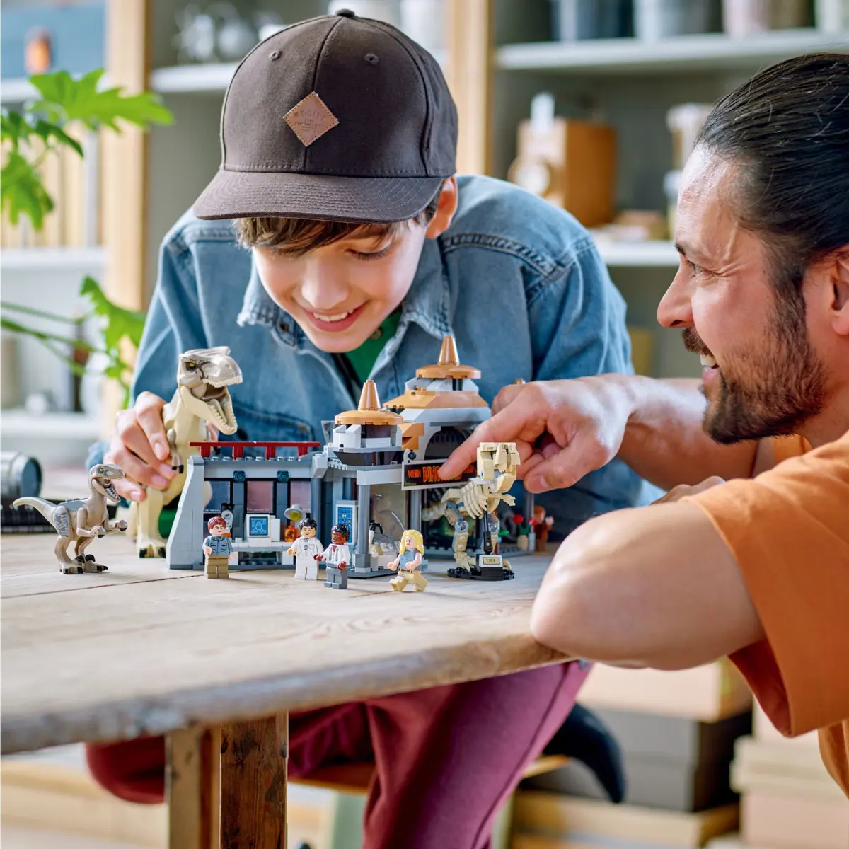 LEGO Jurassic World 76961 Visitor Centre: T. rex & Raptor Attack set, image 7