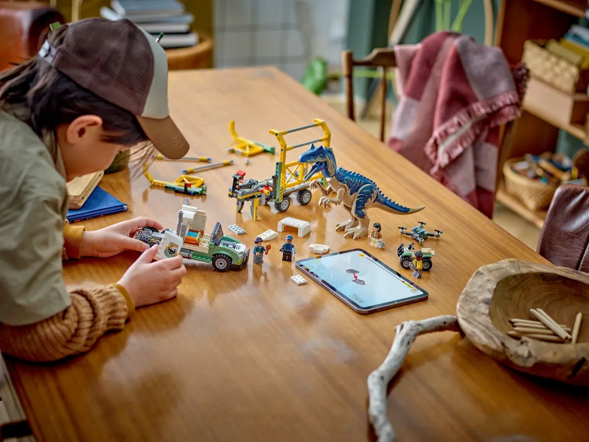 LEGO Jurassic World 76966 Dinosaur Missions: Allosaurus Transport Truck set, image 8